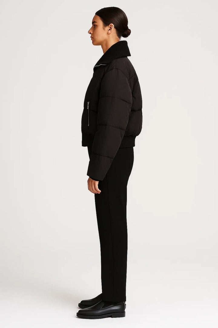 Dam Doudoune | Kort med Hög Ribbad Krage | Minimalistisk och Varm för Vintern