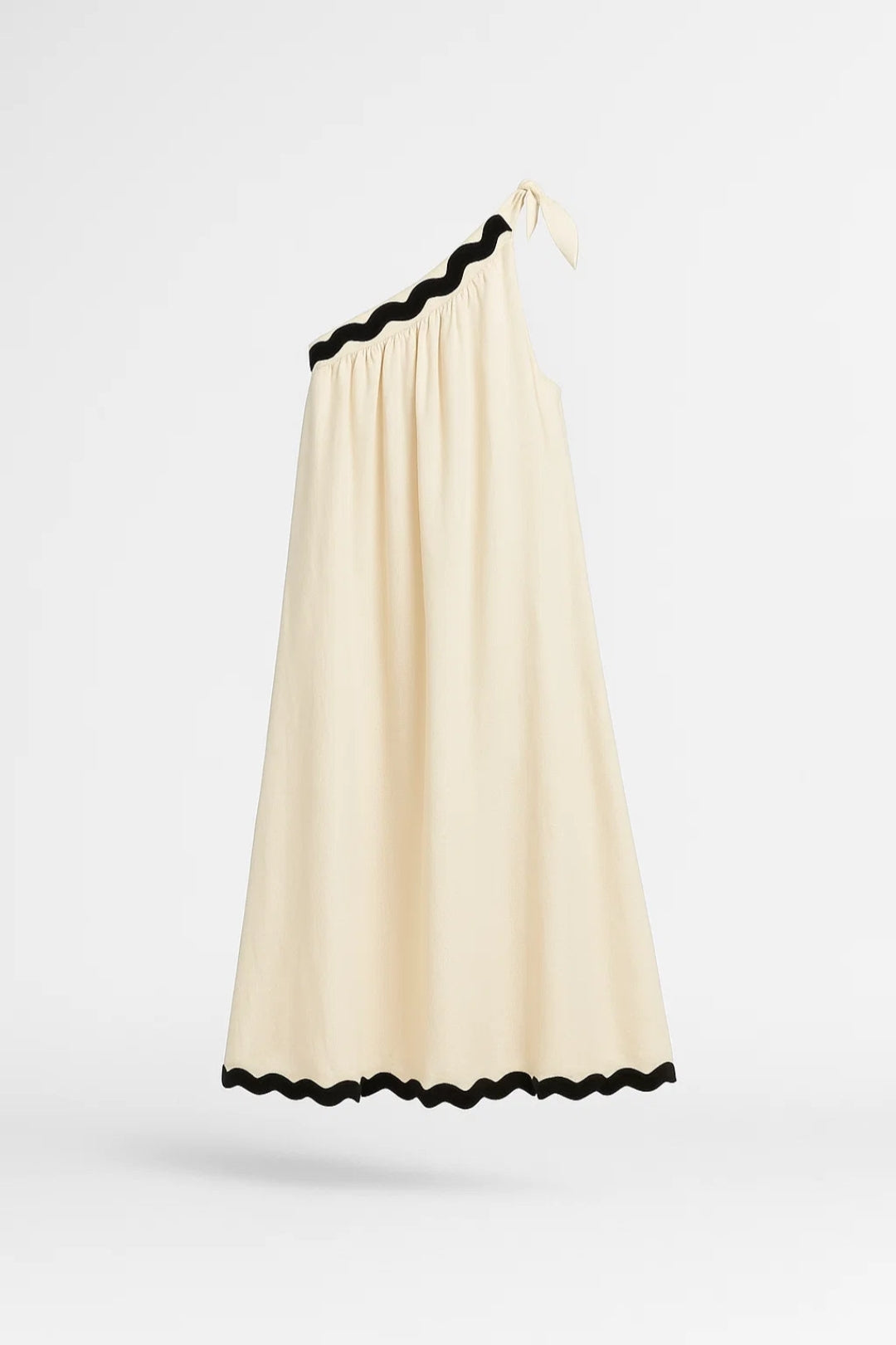 Damklänning | Midilängd | Boho | Kontrastkant för sommaren