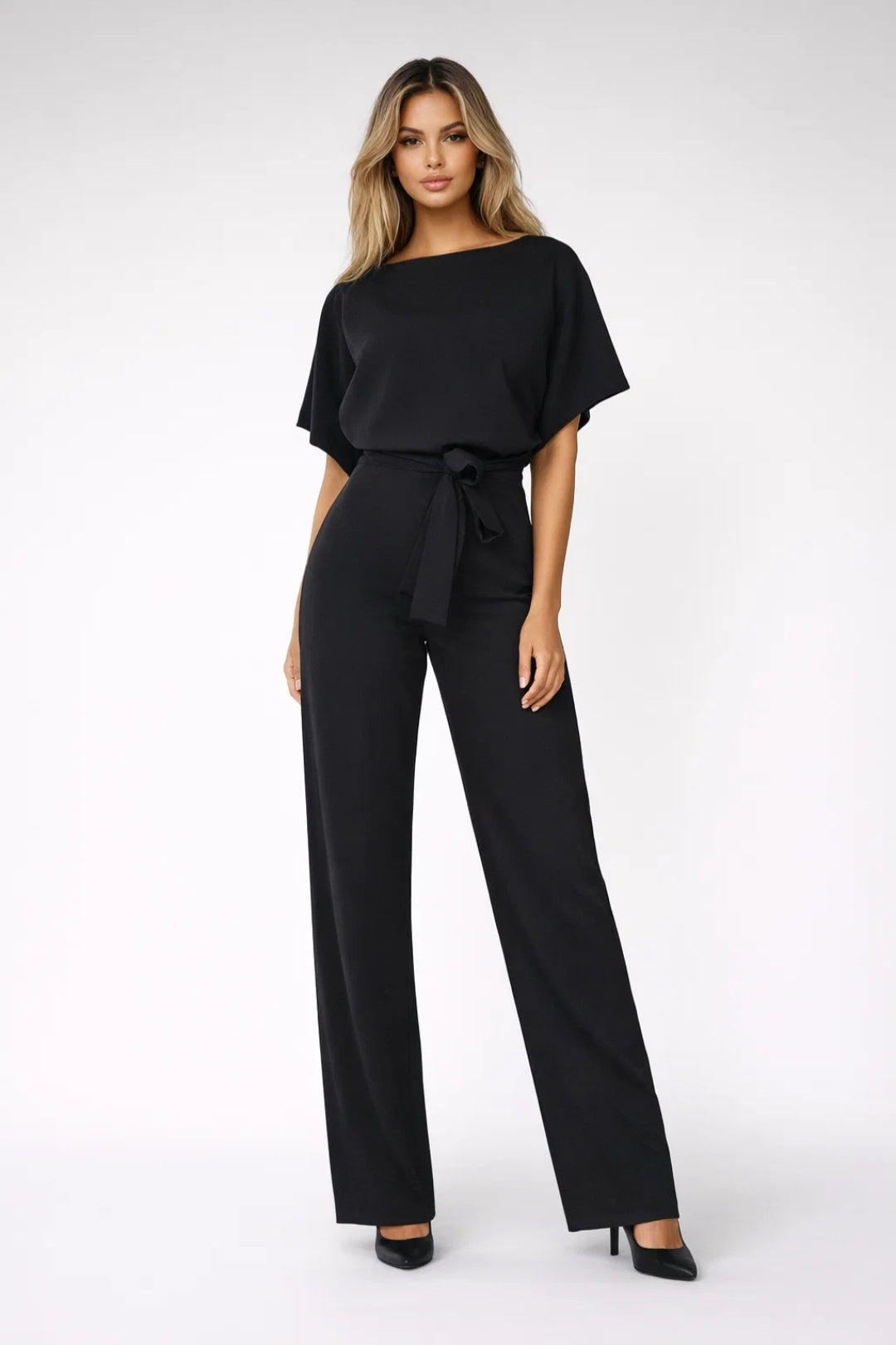 Damoutfit | Byxor med vida ben och chic ensemble | Bälte med knytfront för våren
