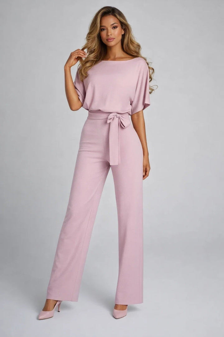 Damoutfit | Byxor med vida ben och chic ensemble | Bälte med knytfront för våren