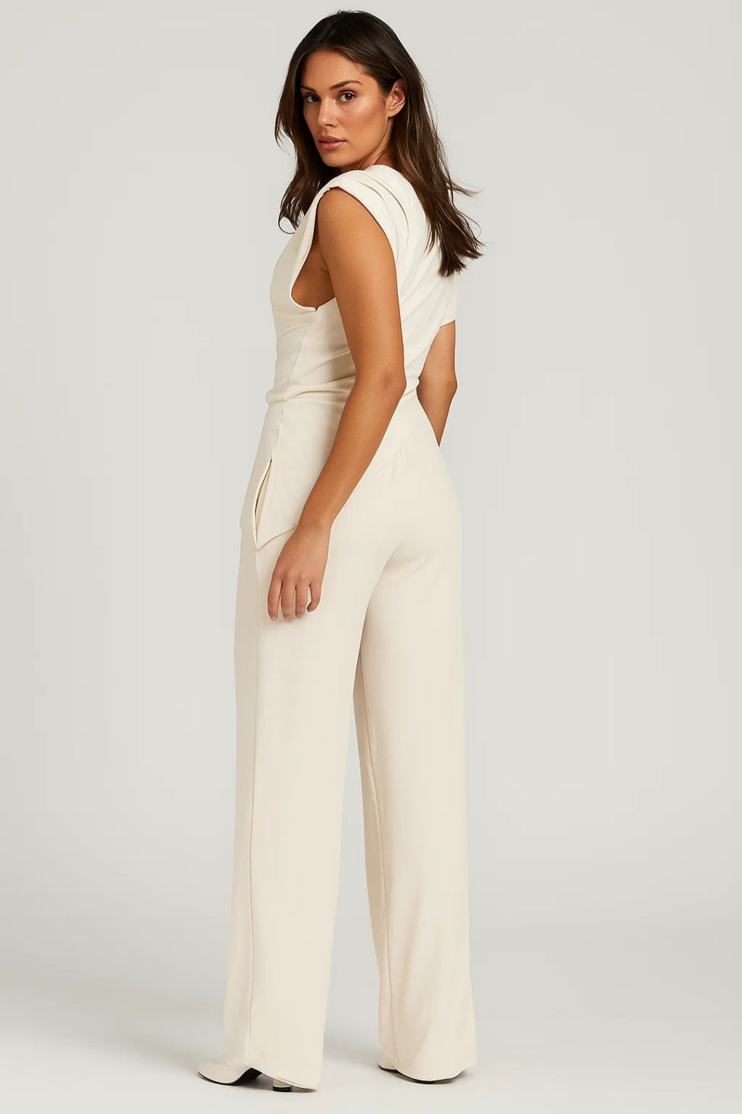 Elegant ärmlös jumpsuit för kvinnor | Draperad och sofistikerad design | Flytande stil