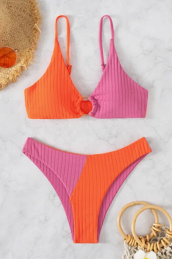 Élise - Bikini Dam Badkläder Trendig Color Block med Främre Ring och Utsvängd Botten