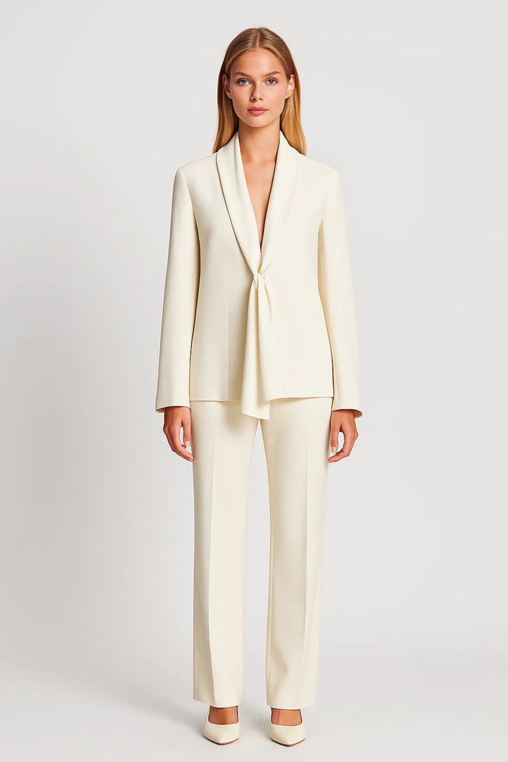 Tvådelat set | Figursydd blazertopp med sjalkrage och raka byxor | Minimalistisk elegans