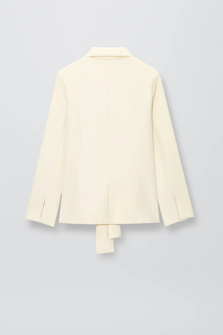 Tvådelat set | Figursydd blazertopp med sjalkrage och raka byxor | Minimalistisk elegans