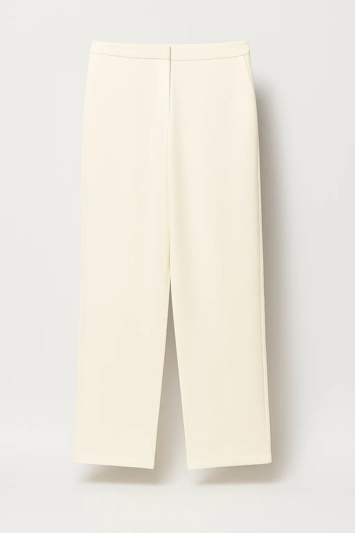 Tvådelat set | Figursydd blazertopp med sjalkrage och raka byxor | Minimalistisk elegans