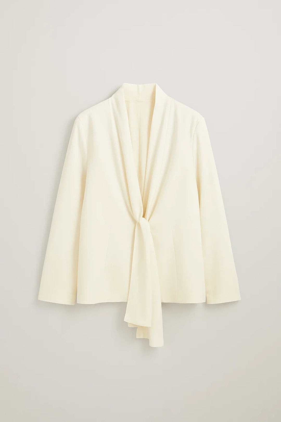 Tvådelat set | Figursydd blazertopp med sjalkrage och raka byxor | Minimalistisk elegans