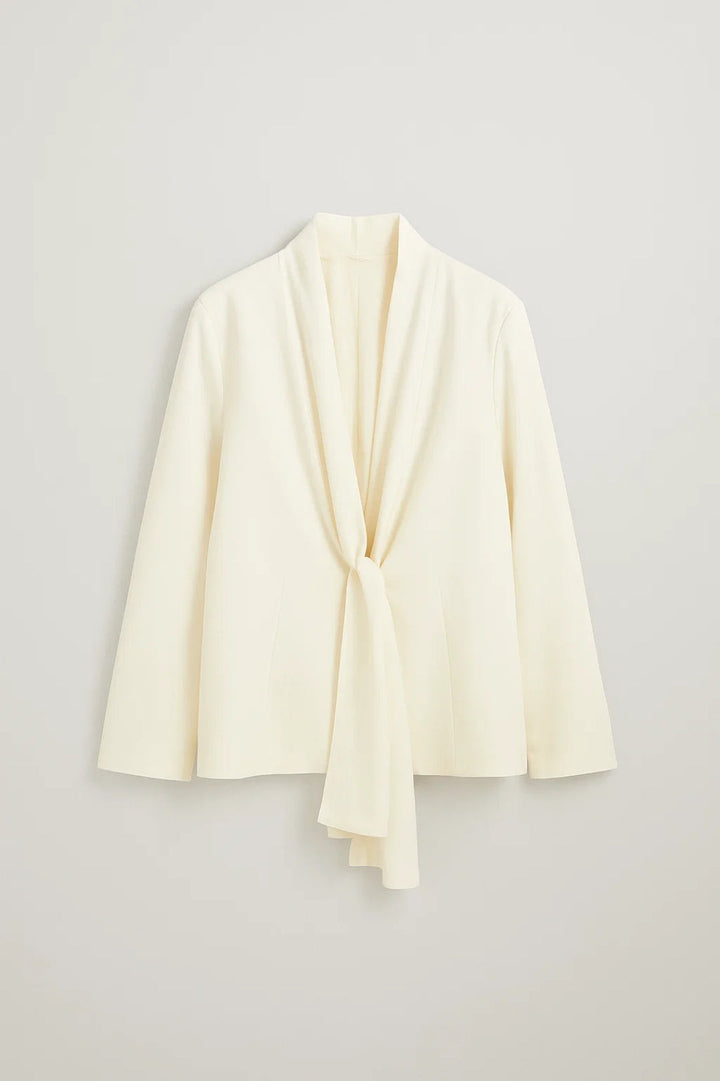 Tvådelat set | Figursydd blazertopp med sjalkrage och raka byxor | Minimalistisk elegans