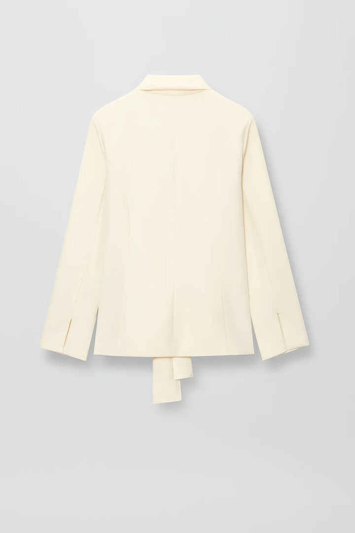 Tvådelat set | Figursydd blazertopp med sjalkrage och raka byxor | Minimalistisk elegans