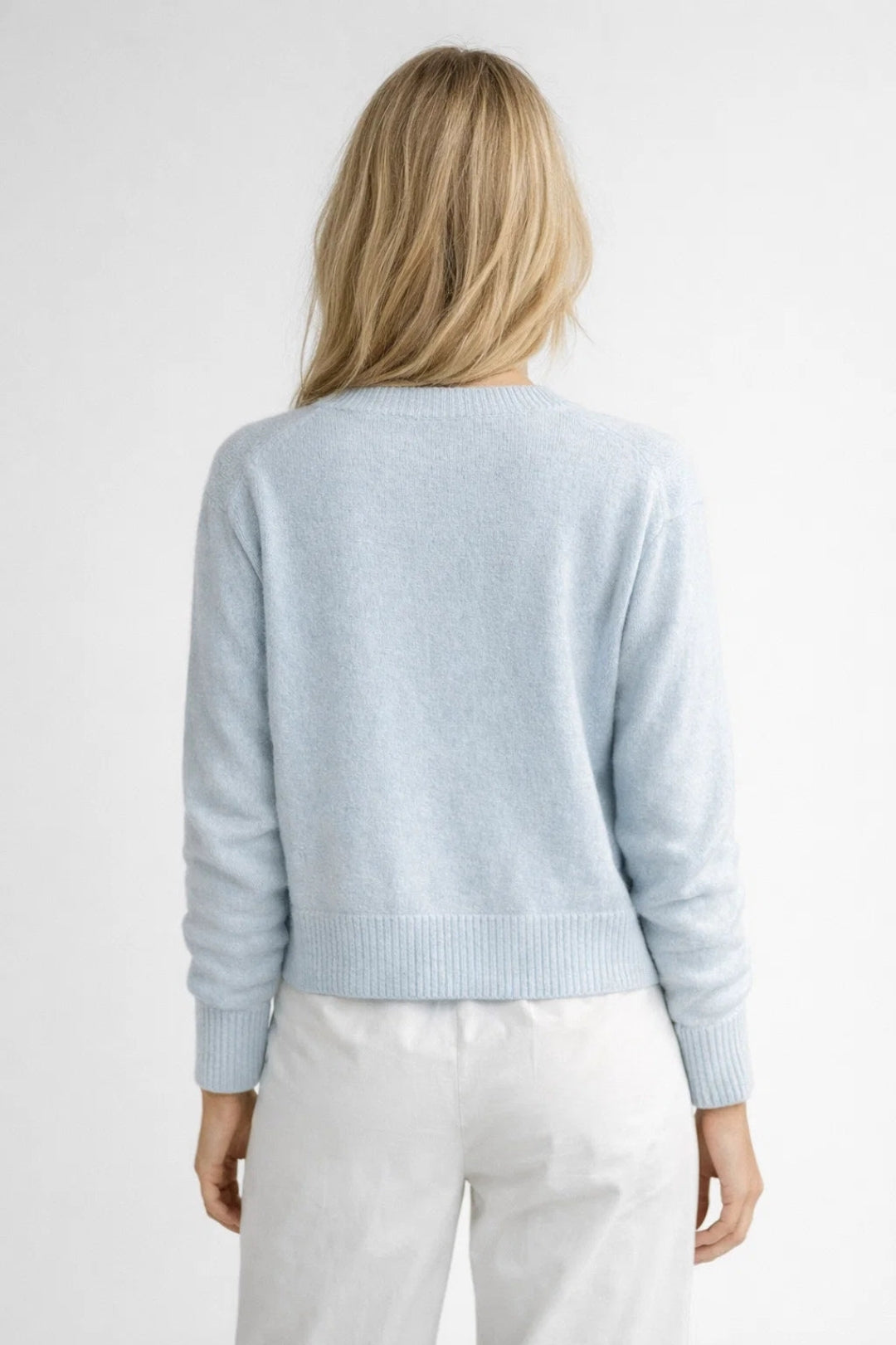 Vår Cardigan för Damer | Fin Stickning &amp; Kort Snitt | Rund Halsringning