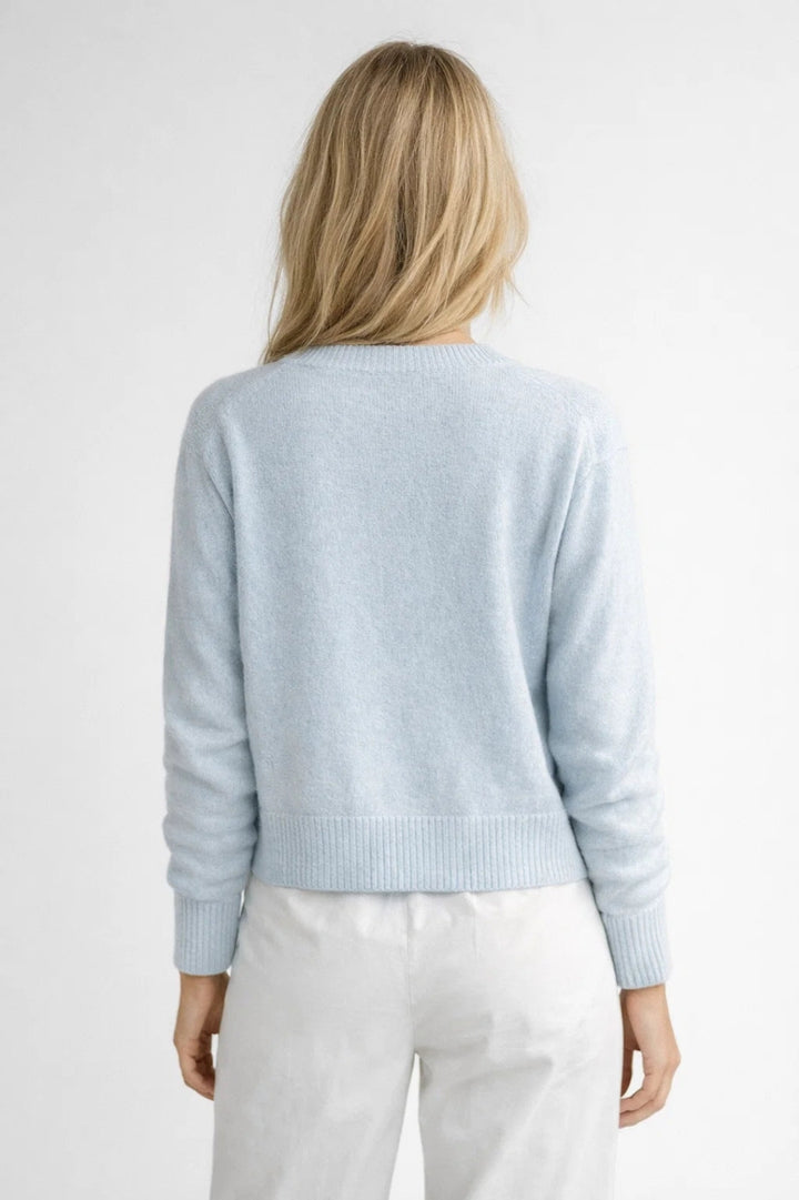 Vår Cardigan för Damer | Fin Stickning &amp; Kort Snitt | Rund Halsringning