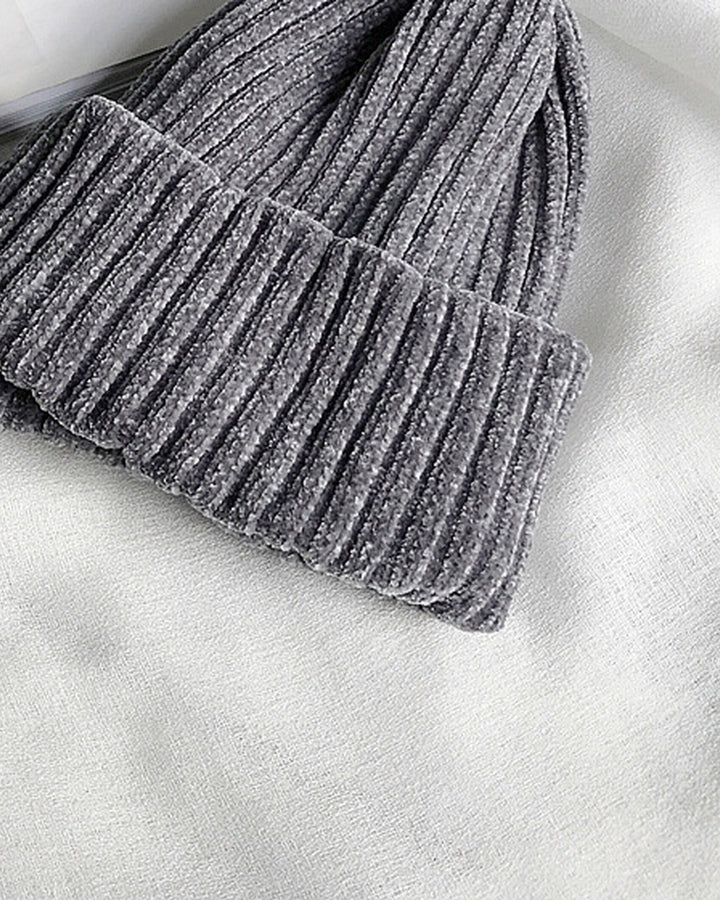 Mössa dam i chenille i grå, produktbild